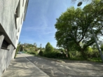 Bild - Gemeinschaftsgarten, Garagenstellplatz - Neubauwohnung mit Loggia